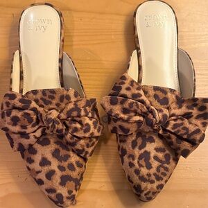 Crown & Ivy Brown Leopard Bow Mules